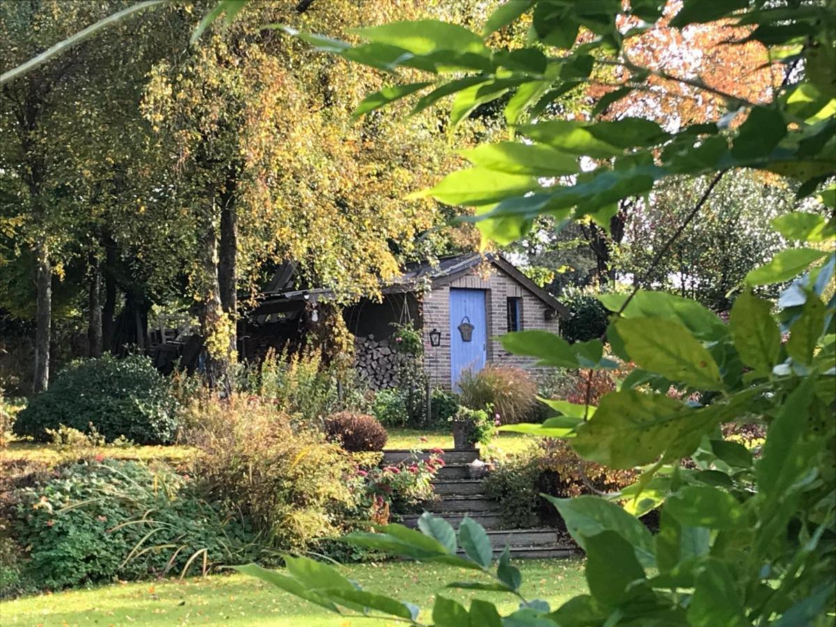 לינה וארוחת בוקר פרנקורשנס "Un Matin Au Jardin" מראה חיצוני תמונה